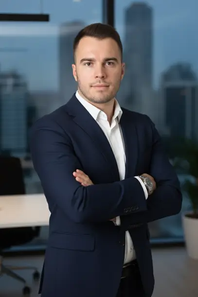 Porträt von Gentian Qela, Inhaber von LaraTech